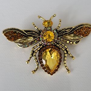 Beautiful Goldtone Yellow Bee Brooch